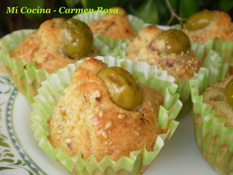 MAGDALENAS CON ACEITUNA ALOREÑA RELLENAS DE ANCHOAS, ATUN Y SÉSAMO