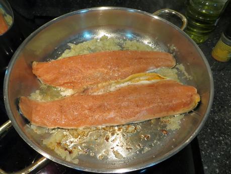 Salmón con Alcaparra y Nata