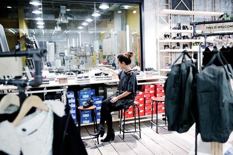 URBAN OUTFITTERS BARCELONA Urban_Outfitters_Barcelona-Opening_Store-Collage_Vintage-Sequins_Dress-Outfit-Street_style-105