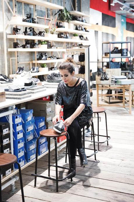 URBAN OUTFITTERS BARCELONA Urban_Outfitters_Barcelona-Opening_Store-Collage_Vintage-Sequins_Dress-Outfit-Street_style-114