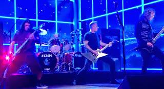 Metallica tocan en directo 'Sad But True' en televisión