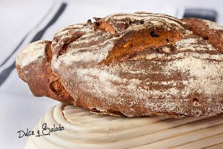 Pan de Centeno con Masa Madre de Centeno, Nueces y Uvas Pasas