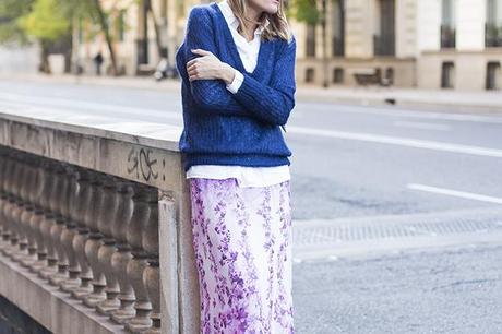 mango, long skirt, flowers, autumn flowers, zara, oversized jumper, snake phyton, bali clutch, camisa blanca, white shirt, OUTFITS, cristina blanco, guia de estilo blog, guiadeestilo, fashion blogger