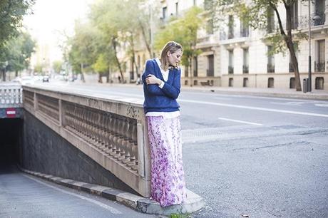 mango, long skirt, flowers, autumn flowers, zara, oversized jumper, snake phyton, bali clutch, camisa blanca, white shirt, OUTFITS, cristina blanco, guia de estilo blog, guiadeestilo, fashion blogger