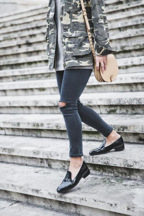 Camouflage_Jacket-Camo_Print-Ripped_Jeans-Loafers-Rebecca_Minkoff_Bag-Outfit-Street_Style-Collage_Vintage-37