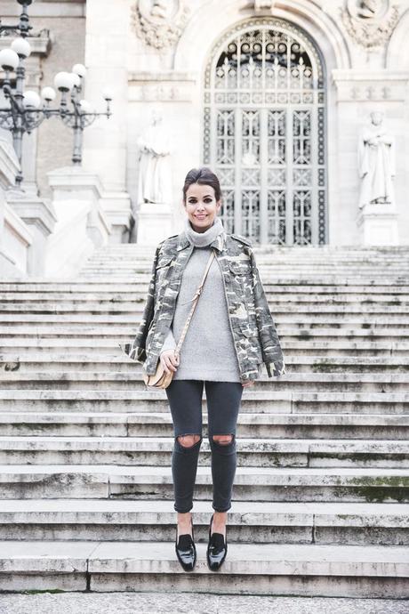Camouflage_Jacket-Camo_Print-Ripped_Jeans-Loafers-Rebecca_Minkoff_Bag-Outfit-Street_Style-Collage_Vintage-24