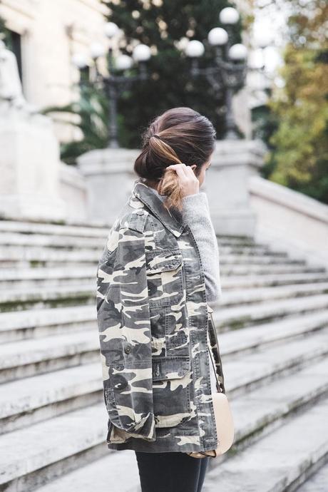 Camouflage_Jacket-Camo_Print-Ripped_Jeans-Loafers-Rebecca_Minkoff_Bag-Outfit-Street_Style-Collage_Vintage-9