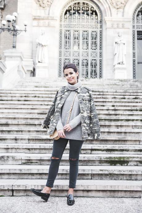 Camouflage_Jacket-Camo_Print-Ripped_Jeans-Loafers-Rebecca_Minkoff_Bag-Outfit-Street_Style-Collage_Vintage-27