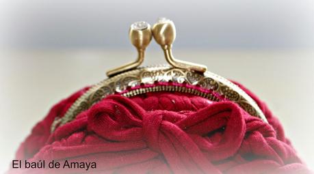 MONEDEROS DE TRAPILLO CON BOQUILLA DE BRILLANTE MONEDEROS DE TRAPILLO CON BOQUILLA DE BRILLANTE