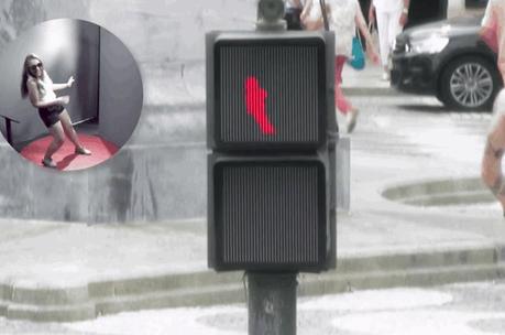 Venga, semáforo, sal a bailar que tú lo haces fenomenal. Campaña Tráfico Smart Publicidad original divertida #whatareyoufor