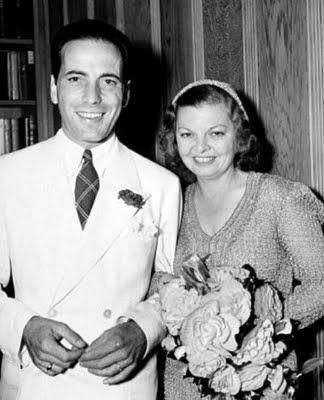 Humphrey Bogart con su tercera esposa Mayo Methot el día de su boda