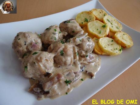 ALBÓNDIGAS DE CERDO Y TERNERA A LA CREMA