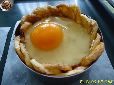 PISTO EN CESTA DE PATATAS CON JAMÓN, QUESO Y HUEVO. PISTO EN CESTA DE PATATAS CON JAMÓN, QUESO Y HUEVO.