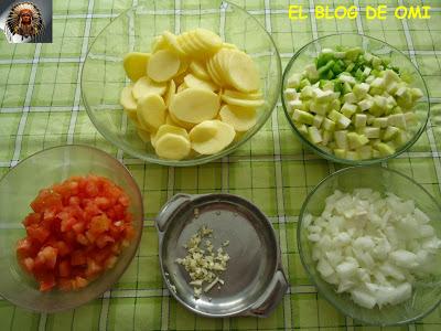 PISTO EN CESTA DE PATATAS CON JAMÓN, QUESO Y HUEVO. PISTO EN CESTA DE PATATAS CON JAMÓN, QUESO Y HUEVO.