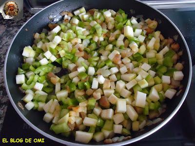 PISTO EN CESTA DE PATATAS CON JAMÓN, QUESO Y HUEVO. PISTO EN CESTA DE PATATAS CON JAMÓN, QUESO Y HUEVO.