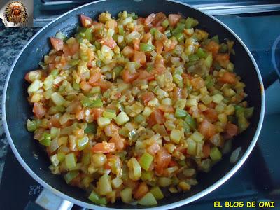 PISTO EN CESTA DE PATATAS CON JAMÓN, QUESO Y HUEVO. PISTO EN CESTA DE PATATAS CON JAMÓN, QUESO Y HUEVO.