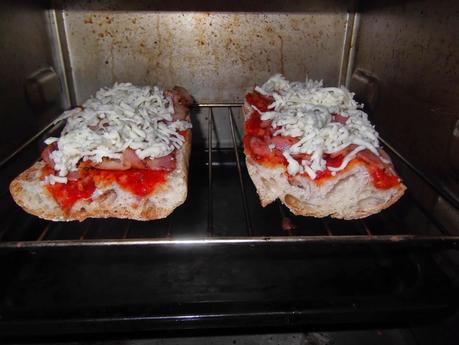 PANINIS DE BACON Y QUESO PANINIS DE BACON Y QUESO