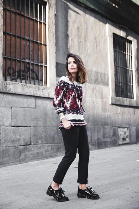 Gone in 60 Seconds Duffle_Coat-CA-Etnich_Sweater-Loafers-Outfit-Street_Style-Celine_Trio_Bag-10