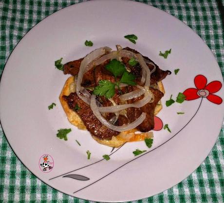 HÍGADO DE TERNERA ACOMPAÑADO HÍGADO DE TERNERA ACOMPAÑADO