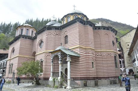 Parte de atrás de la iglesia del monasterio de Rila