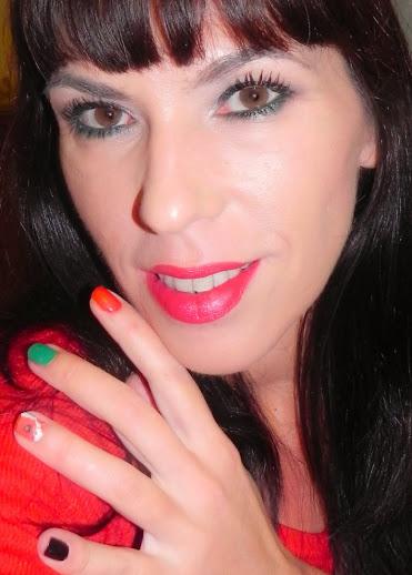 Amapola de invierno (look, manicura y outfit) Amapola de invierno (look, manicura y outfit)