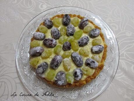 TARTA DE CREMA DE VAINILLA, CON UVAS NEVADAS TARTA DE CREMA DE VAINILLA, CON UVAS NEVADAS