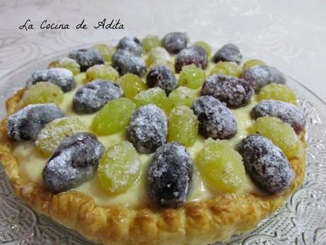 TARTA DE CREMA DE VAINILLA, CON UVAS NEVADAS TARTA DE CREMA DE VAINILLA, CON UVAS NEVADAS