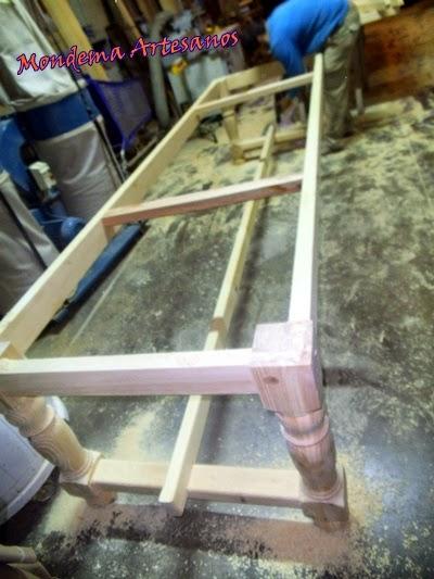 Preparando mesa de madera maciza de 4.50 mts Preparando mesa de madera maciza de 4.50 mts