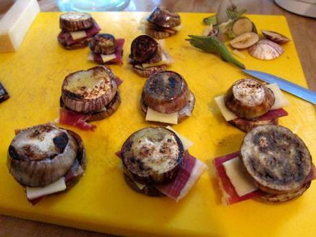Montaditos de berenjena con jamón serrano y queso gruyere (#elasaltablogs) Montaditos-de-Berenjena-con-jamón-serrano-y-queso-gruyer-0