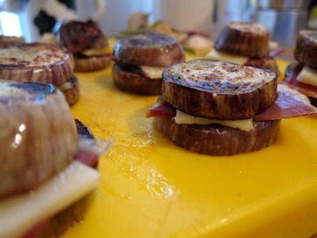 Montaditos de berenjena con jamón serrano y queso gruyere (#elasaltablogs) Montaditos-de-Berenjena-con-jamón-serrano-y-queso-gruyer-0
