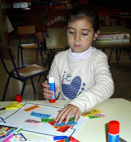 EN MI CAJA HAY.... EN MI CAJA HAY....