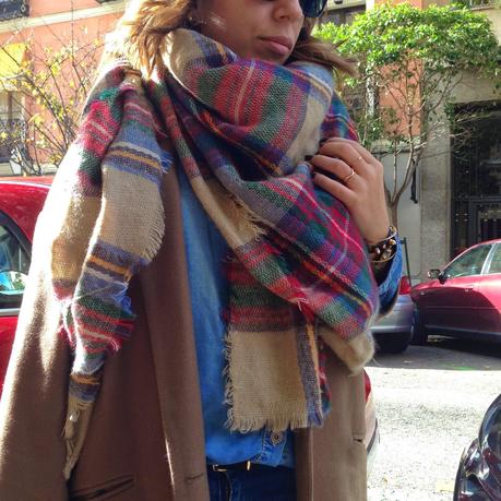 SIMPLY THE COAT.- SIMPLY THE COAT.-