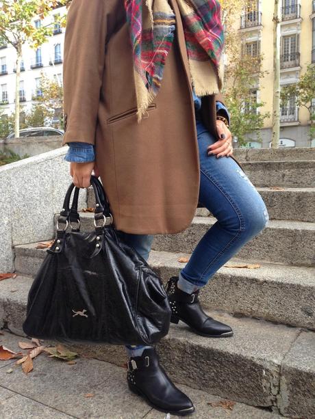 SIMPLY THE COAT.- SIMPLY THE COAT.-