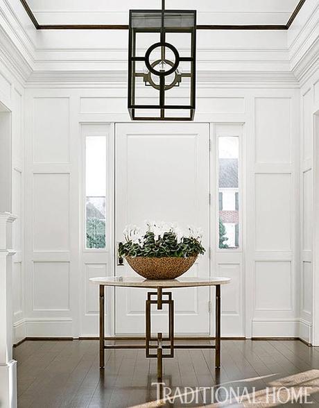 traditional foyer with round table // Bradshaw Orrell 