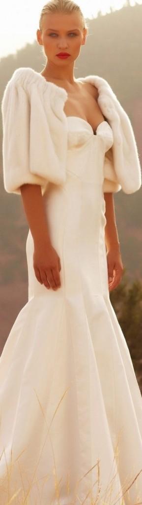 ESTA SEMANA EN EL BLOG: ABRIGAMOS A LAS NOVIAS Y LOS NOVIOS novia con torera de piel