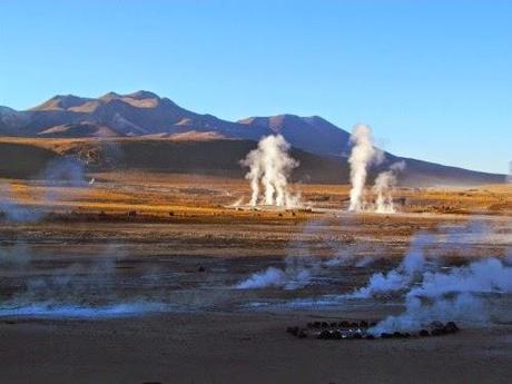 Géiseres de El Tatio Mallku. Atacama. Chile Géiseres de El Tatio Mallku. Atacama. Chile