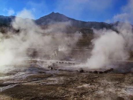 Géiseres de El Tatio Mallku. Atacama. Chile Géiseres de El Tatio Mallku. Atacama. Chile