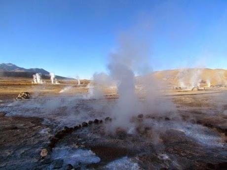 Géiseres de El Tatio Mallku. Atacama. Chile Géiseres de El Tatio Mallku. Atacama. Chile