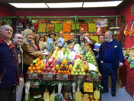 viveLibro celebró el #DiadeLaslibrerias entre frutas, carnes y pescados viveLibro celebró el #DiadeLaslibrerias entre frutas, carnes y pescados