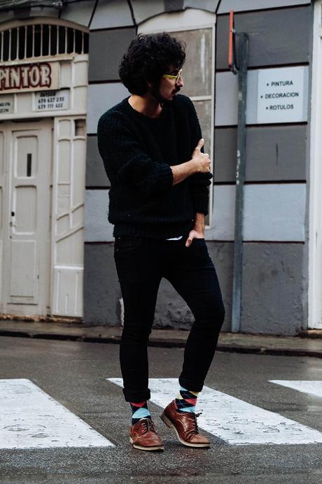 down_town_zara_knit_sweater_h&m_black_jeans_zara_oxford_shoes_outfit_streetstyle_glamour_narcotico_menswear_lifestyle_blog (11)