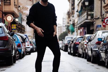 down_town_zara_knit_sweater_h&m_black_jeans_zara_oxford_shoes_outfit_streetstyle_glamour_narcotico_menswear_lifestyle_blog (9)