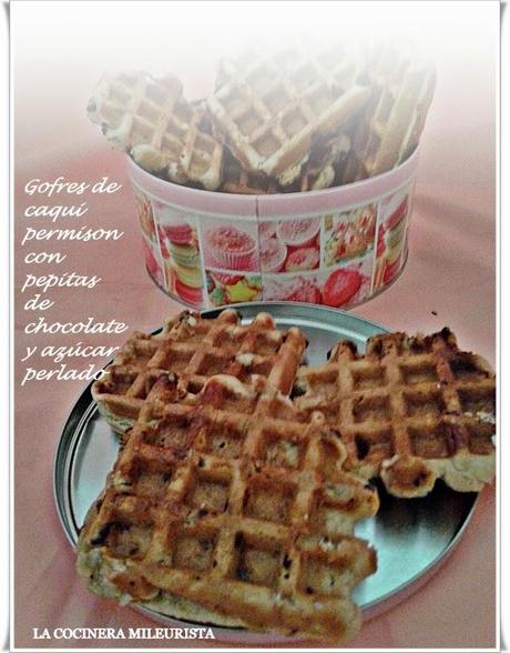 Gofres de caqui permison con pepitas de chocolate y azúcar perlado Gofres de caqui permison con pepitas de chocolate y azúcar perlado