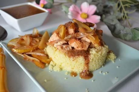 Cuscús de Pollo en salsa de fresa con mostaza a la antigua y manzana Cuscús de Pollo en salsa de fresa con mostaza a la antigua y manzana