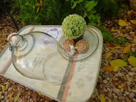 Una mesita para el sofá Una mesita para el sofá