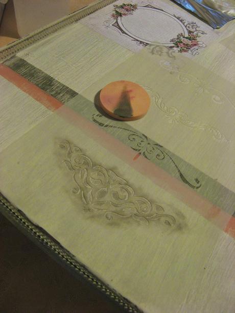 Una mesita para el sofá Una mesita para el sofá