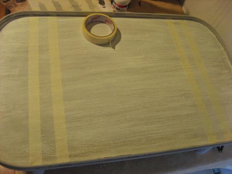 Una mesita para el sofá Una mesita para el sofá