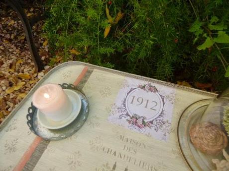 Una mesita para el sofá Una mesita para el sofá