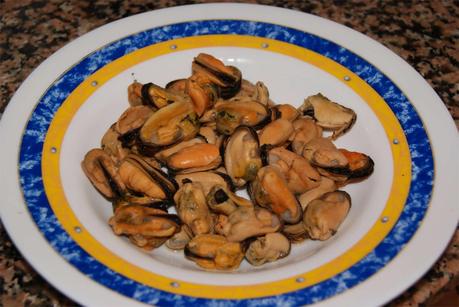 Mejillones con pimientos paso 1 Mejillones con pimientos paso 1