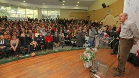 Antes de ingresar en prisión, el profesor Pekülü, de 64 años, dio una conferencia sobre la evolución del universo. Foto: http://english.alarabiya.net