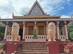Wat Phnom2